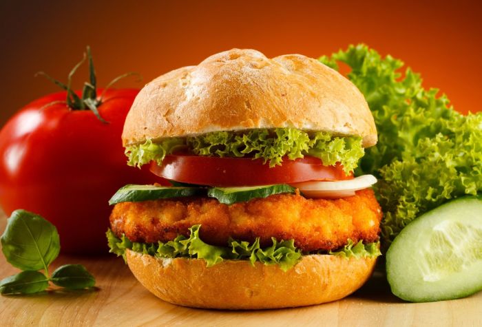 Картинка еда, бутерброд, гамбургер с котлетой, помидором, огурцом и салатом