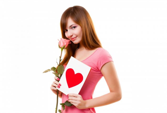 Картинка девушка с цветком розы и сердечком