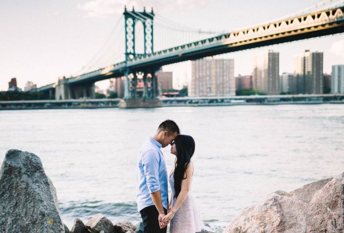 Картинка любовь, отношения, парень и девушка возле моста на реке