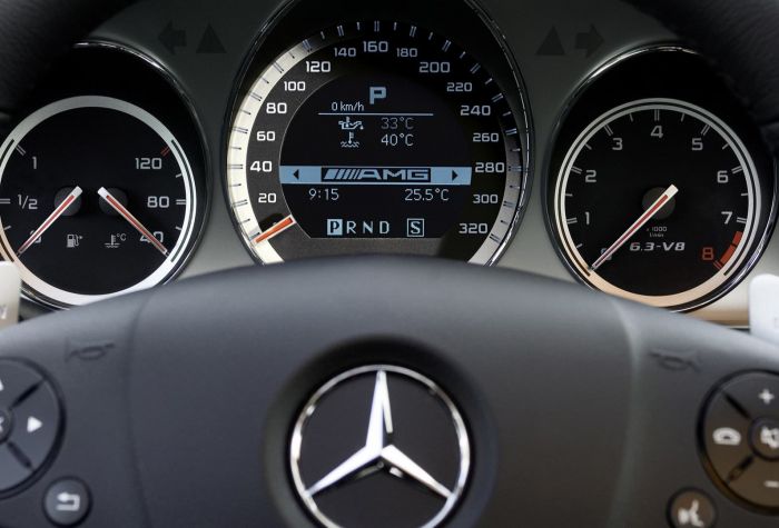 Картинка приборная панель, руль автомобиля Mercedes Benz