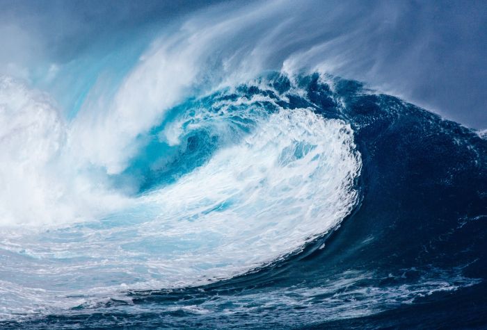 Картинка огромная волна в океане