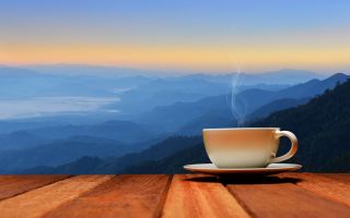чашка горячего кофе, утро, рассвет, горы, природа